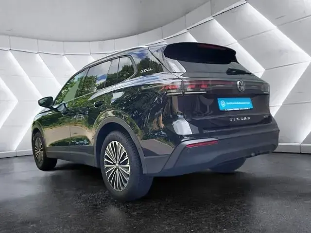 Gebraucht VW Tiguan Life 150 PS (110 kW) 2025 Schwarz SUV