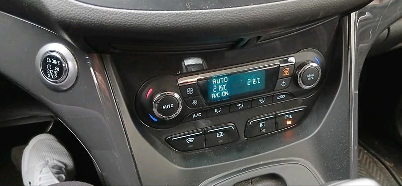 Gebraucht Ford Kuga 163 PS (119 kW) 2014 Grau SUV