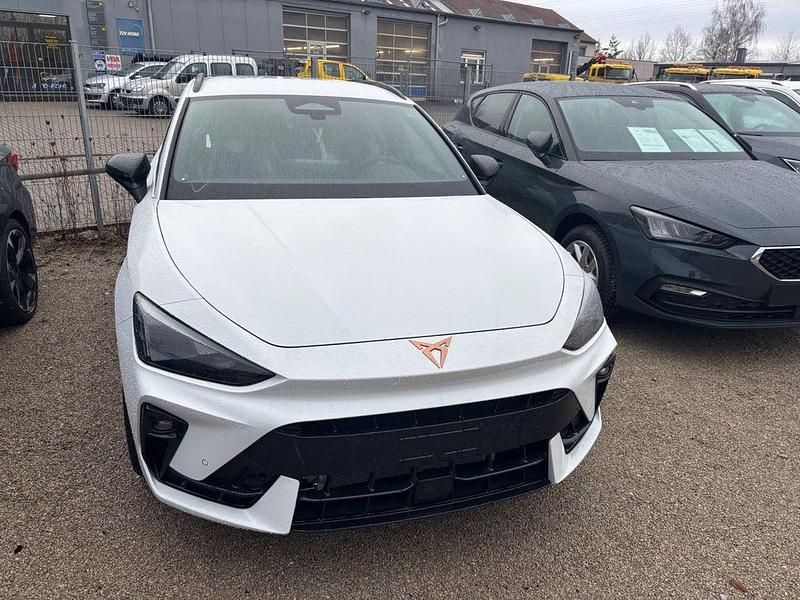 Neu Cupra Leon 204 PS (150 kW) 2026 Weiß Limousine