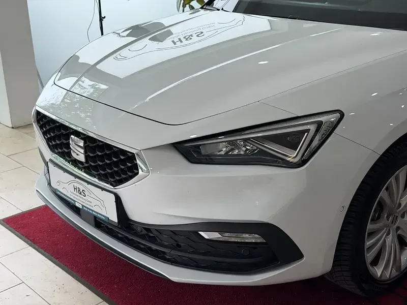 Używany Seat Leon Style 150 KM (110 kW) 2024 Biały Kombi