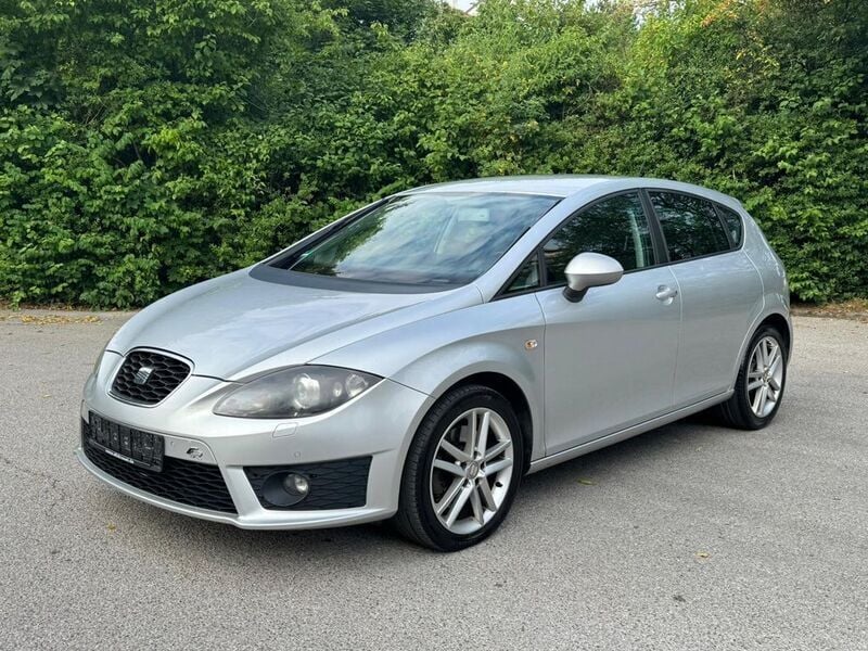 Silber Gebraucht 2012 Seat Leon FR Limousine | 6.990 € (Guter Preis) - Bild 1/4
