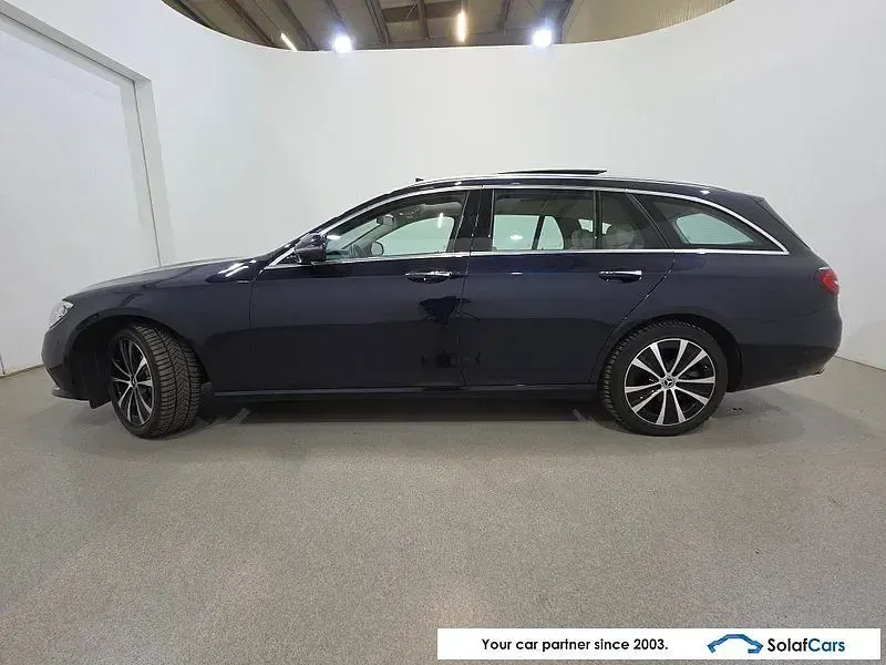 Second-hand Mercedes E300 194 CP (142 kW) 2022 Albastru Berlinǎ