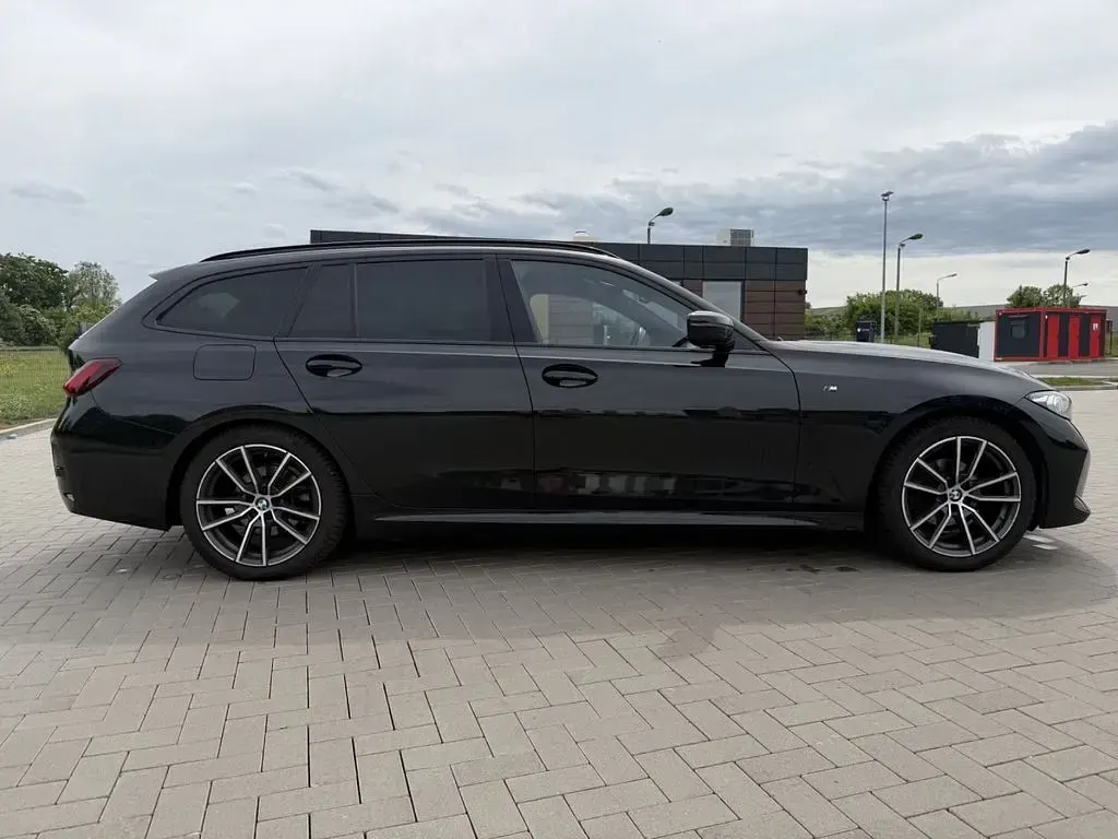 Gebraucht BMW 318 M Sport 156 PS (114 kW) 2023 Schwarz Kombi