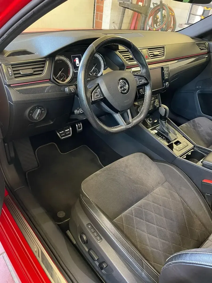 Gebraucht Skoda Superb SportLine 190 PS (139 kW) 2017 Rot Kombi