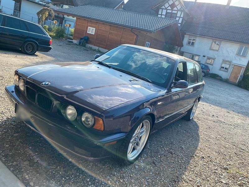 Gebraucht BMW 540 286 PS (210 kW) 1995 Violet Kombi