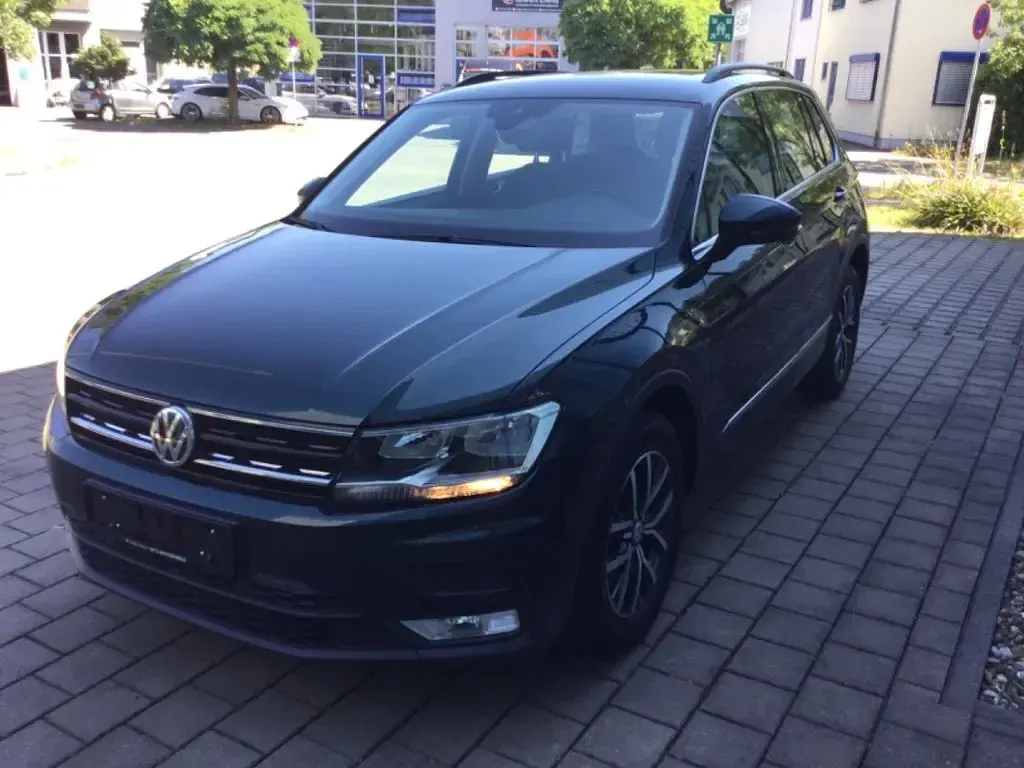 Gebraucht VW Tiguan Comfortline 125 PS (91 kW) 2017 Grün SUV