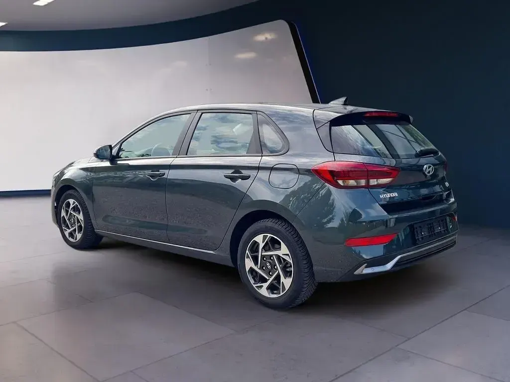 Gebraucht Hyundai i30 Advantage 101 PS (74 kW) 2024 Grün Limousine