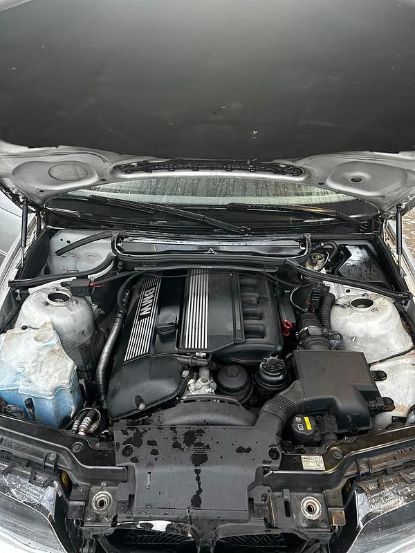 Gebraucht BMW 320 Sport Line 150 PS (110 kW) 1998 Silber Limousine