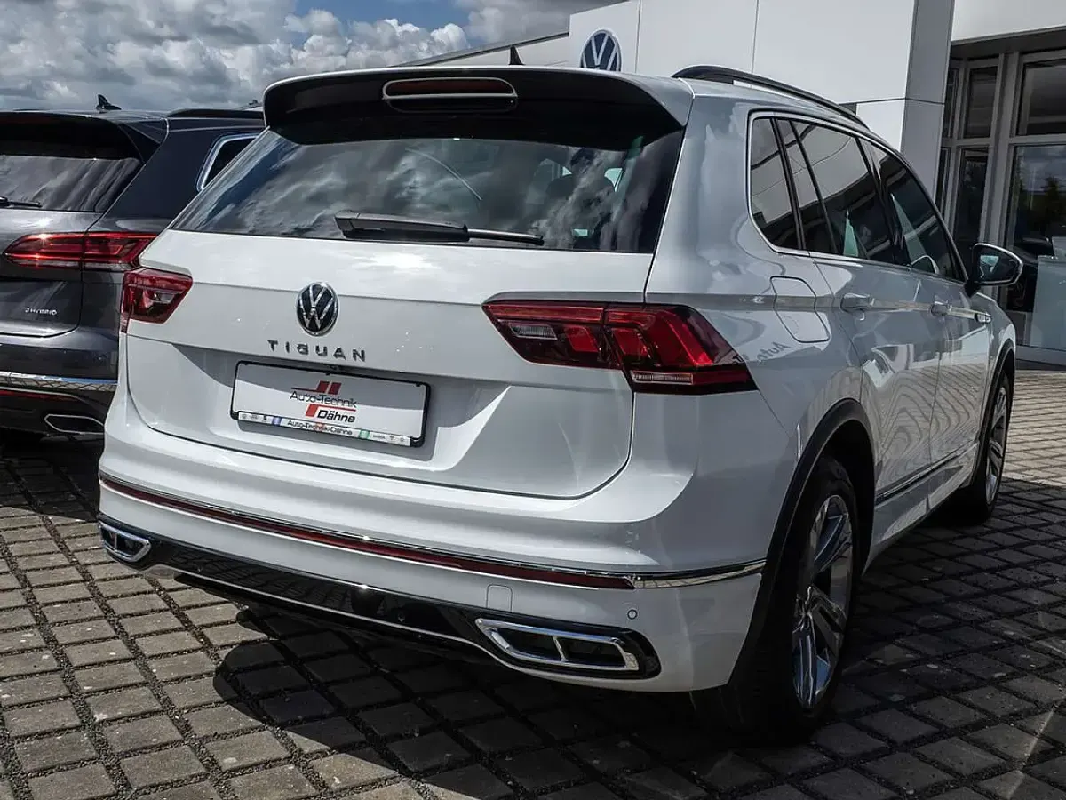 Gebraucht VW Tiguan R-line 150 PS (110 kW) 2024 Weiss / pure white SUV