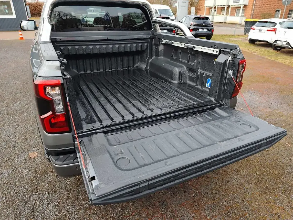 Gebraucht Ford Ranger Limited 170 PS (125 kW) 2023 Grau Pickup