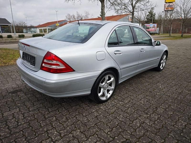 Gebraucht Mercedes C180 Sport Edition 143 PS (105 kW) 2005 Silber Limousine