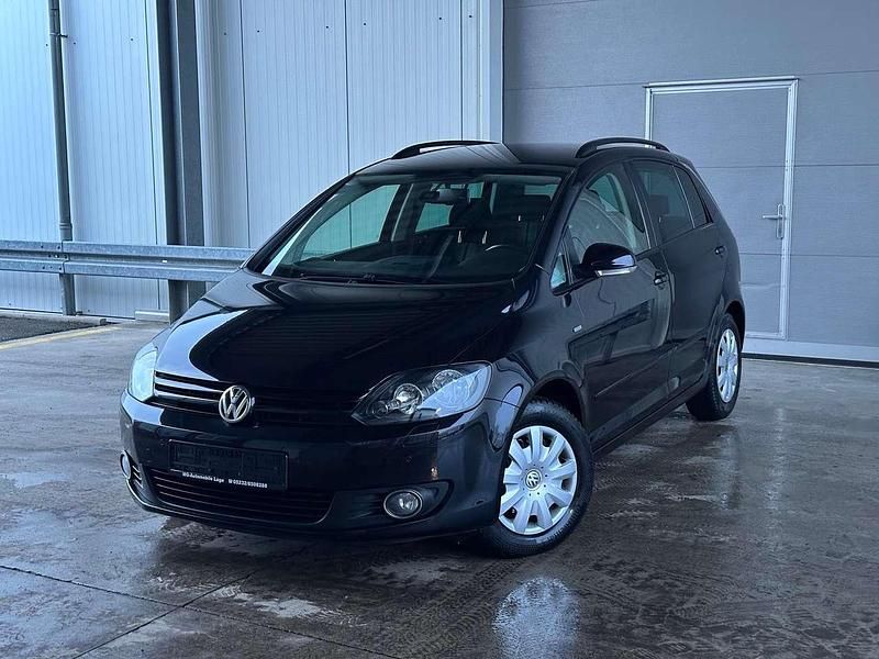 Deep black perleffekt Gebraucht 2012 VW Golf VII Match Kleinwagen | 8.430 € (Guter Preis) - Bild 1/4