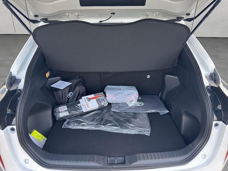 Neu Toyota Yaris Cross 131 PS (96 kW) 2025 Schneeweiß SUV