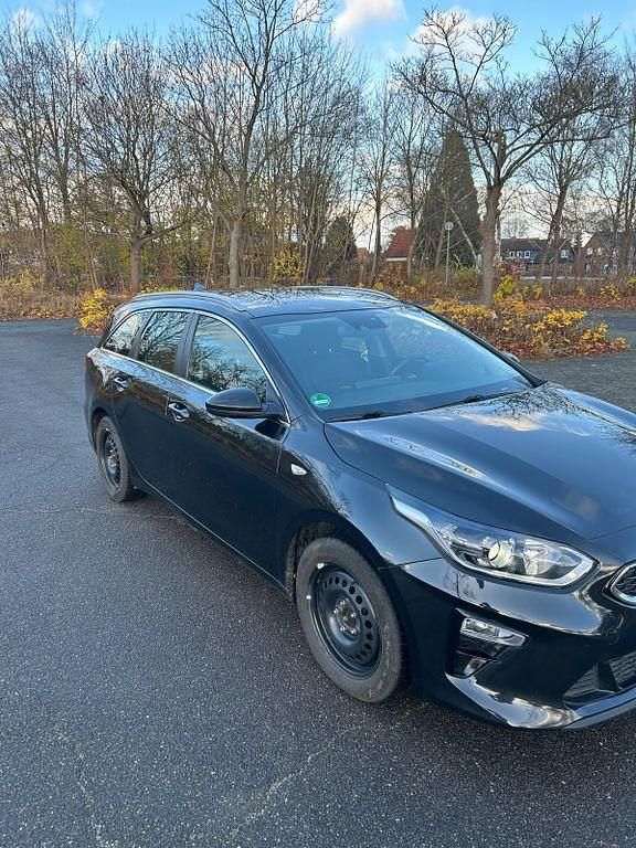 Gebraucht Kia Ceed 136 PS (100 kW) 2021 Schwarz Kleinwagen