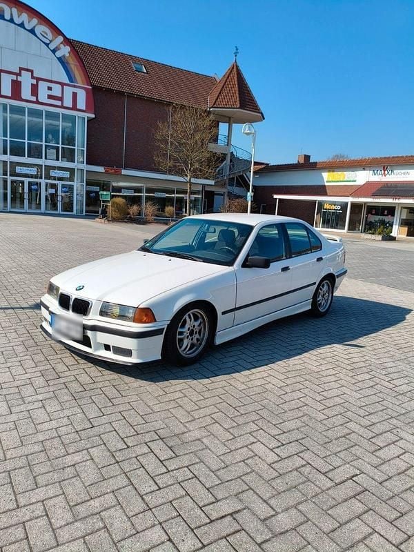 Gebraucht BMW 318 Performance 116 PS (85 kW) 1993 Weiß Limousine
