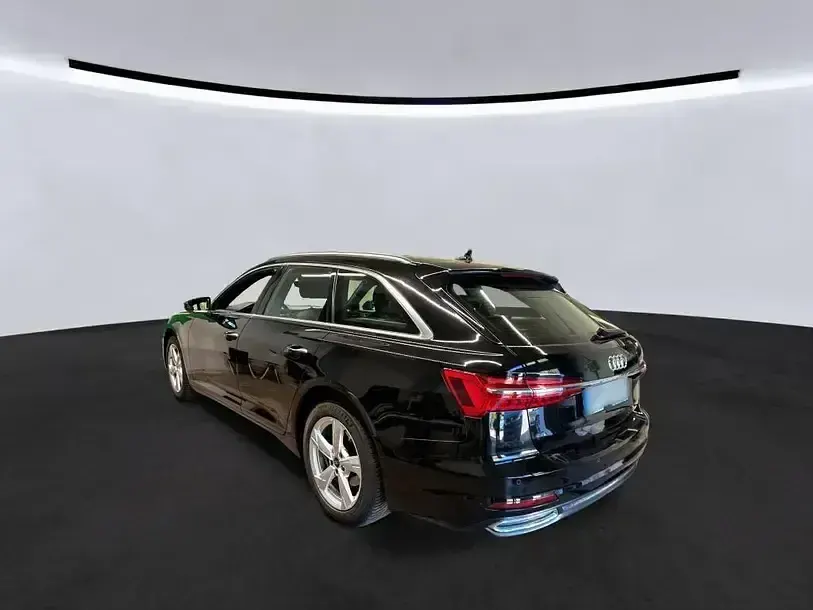 Gebraucht Audi A6 Design 204 PS (150 kW) 2023 Mythosschwarz metallic Limousine