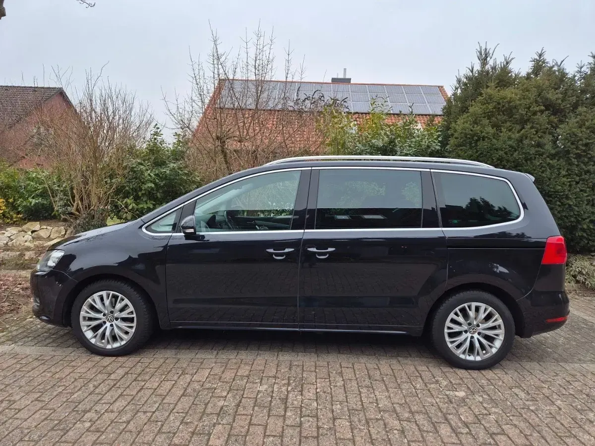 Gebraucht VW Sharan Highline 170 PS (125 kW) 2011 Schwarz Van / Kleinbus