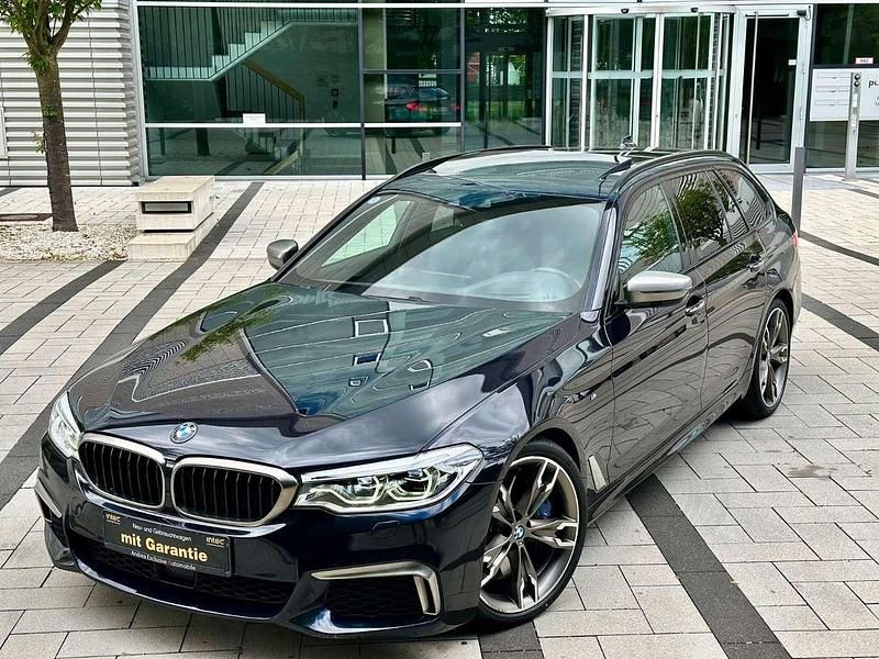 Carbonschwarz metallic Gebraucht 2018 BMW 550 Kombi | 33.999 € (Fairer Preis) - Bild 1/4