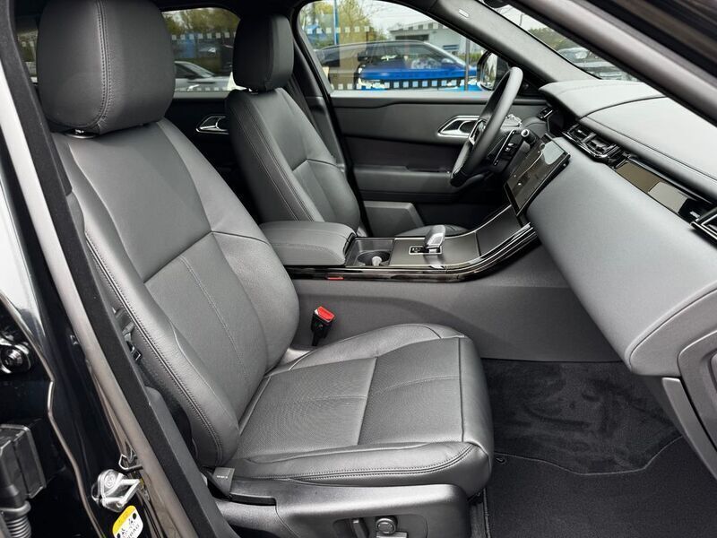 Gebraucht Land Rover Range Rover Velar SE Dynamic 204 PS (150 kW) 2025 Schwarz SUV