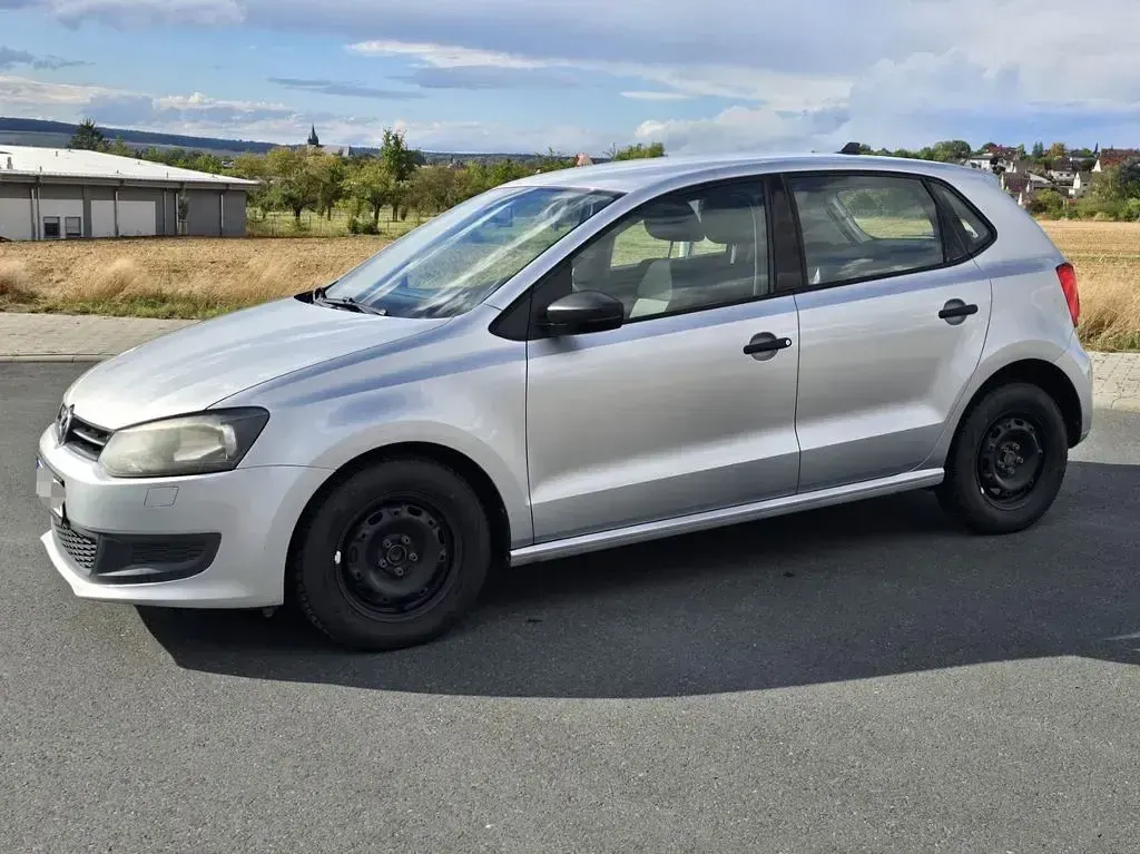 Gebraucht VW Polo Trendline 69 PS (50 kW) 2014 Silber Limousine
