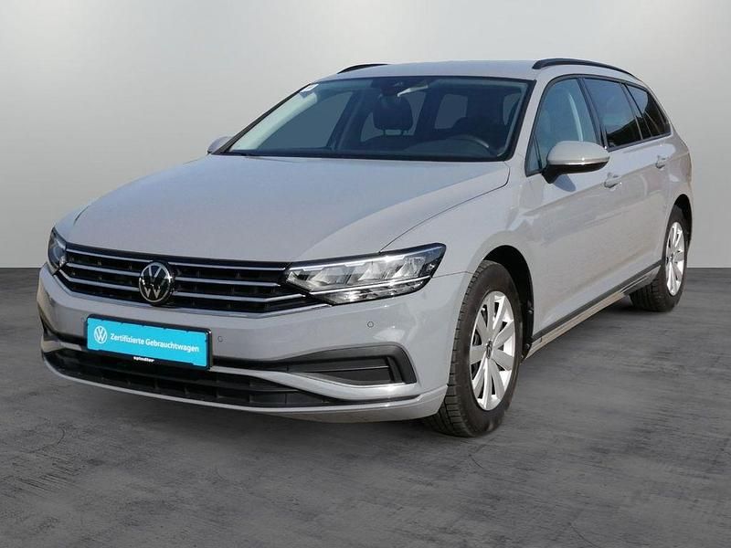 Gebraucht VW Passat Basis 150 PS (110 kW) 2023 Grau Kombi