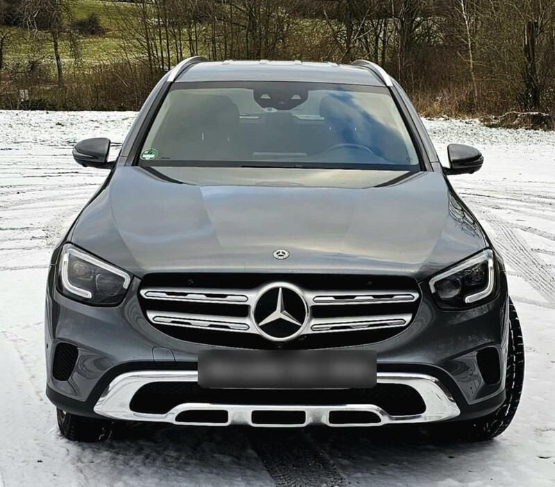 Grau Gebraucht 2019 Mercedes GLC300 SUV | 34.500 € (Superpreis) - Bild 1/4