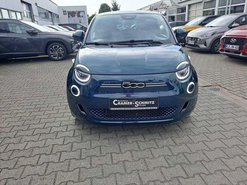Gebraucht Fiat 500e 86 kW (118 PS) 2023 Ozeangrünmet. Limousine