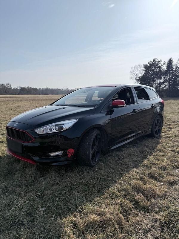Usata Ford Focus ST-Line 150 CV (110 kW) 2016 Nero Station wagon
