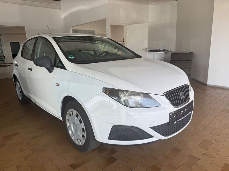 Weiß Gebraucht 2009 Seat Ibiza Reference Limousine | 3.990 € (Fairer Preis) - Bild 1/4