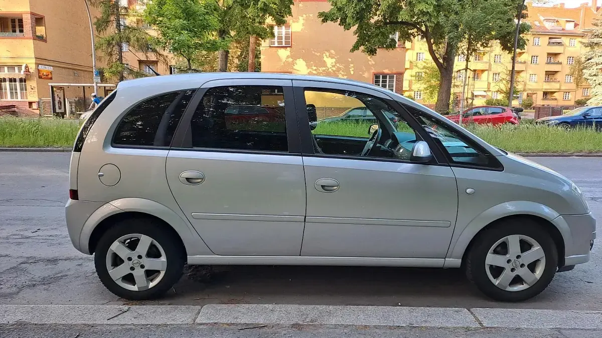 Gebraucht Opel Meriva 105 PS (77 kW) 2007 Silber Van / Kleinbus
