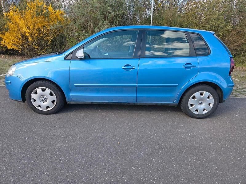 Gebraucht VW Polo 60 PS (44 kW) 2009 Blau Kleinwagen