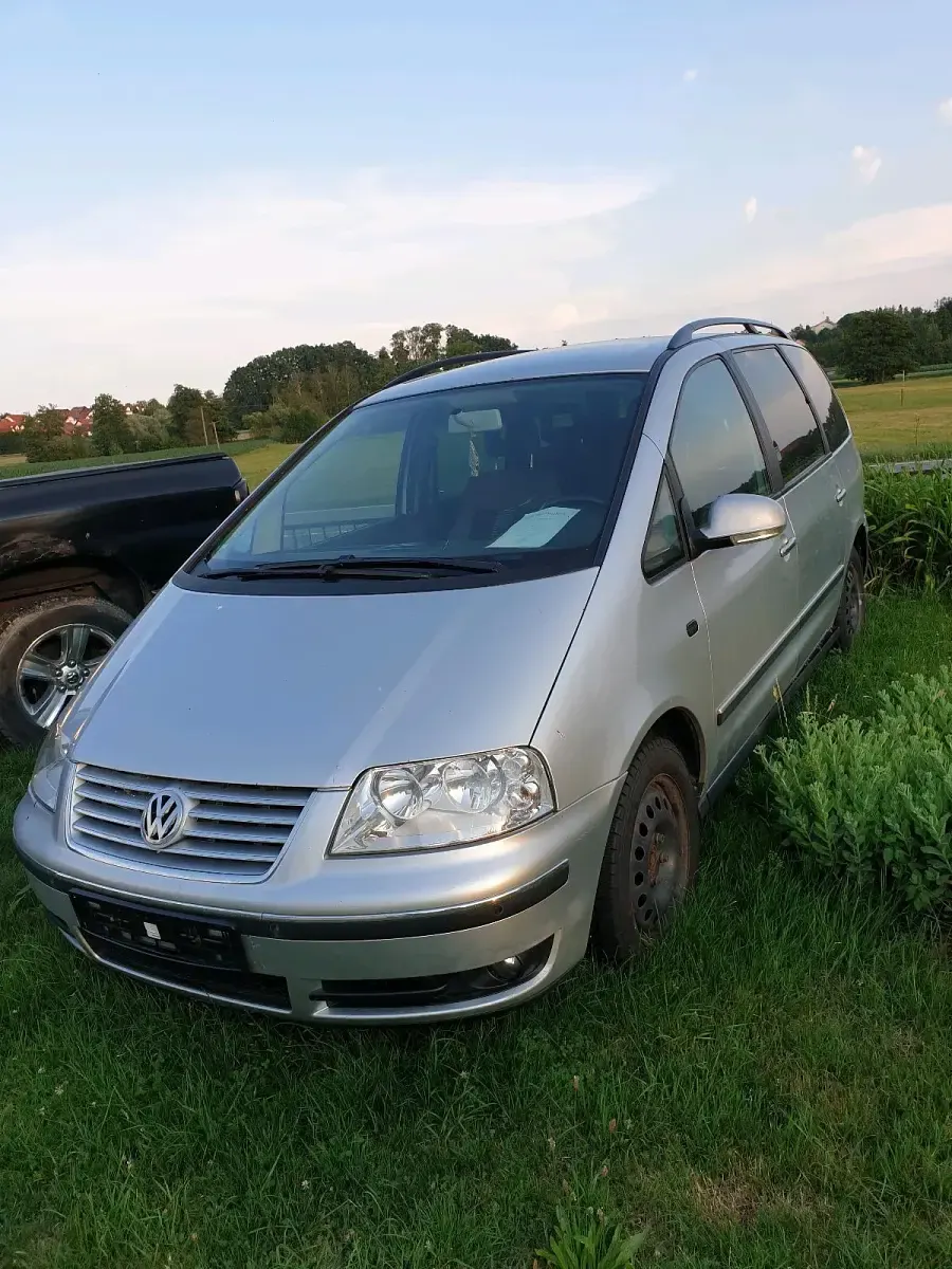 Gebraucht VW Sharan 140 PS (102 kW) 2009 Silber Van / Kleinbus