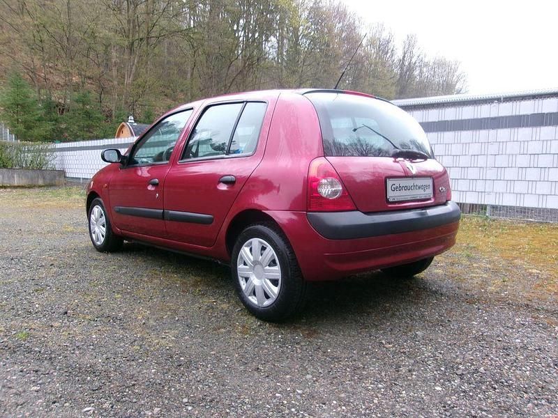 Gebraucht Renault Clio II Dynamique 75 PS (55 kW) 2002 Rot Limousine