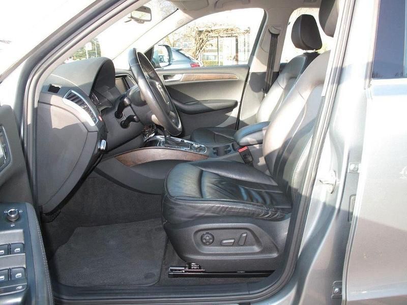Grau Gebraucht 2008 Audi Q5 SUV | 9.500 € (Teuer) - Bild 1/3