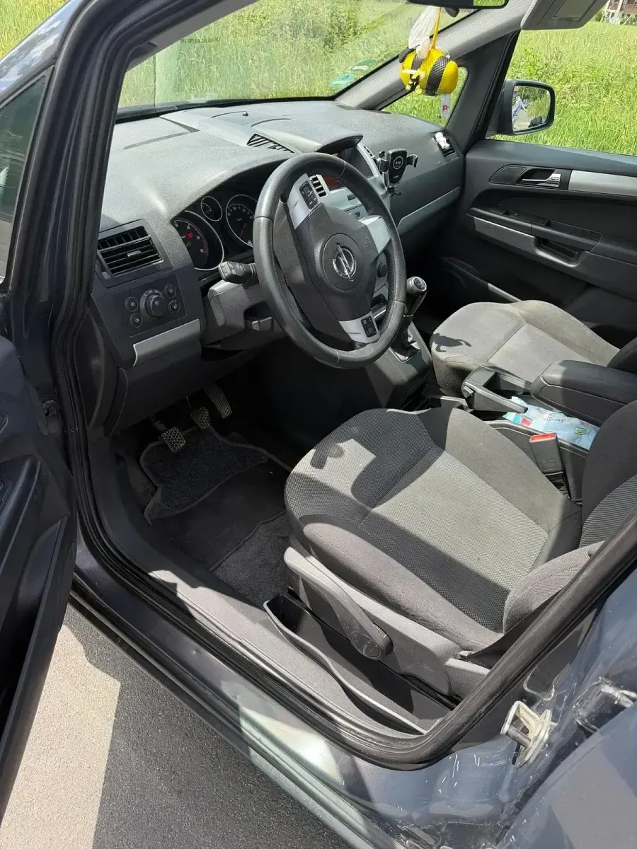 Gebraucht Opel Zafira 110 PS (80 kW) 2014 Grau Van / Kleinbus