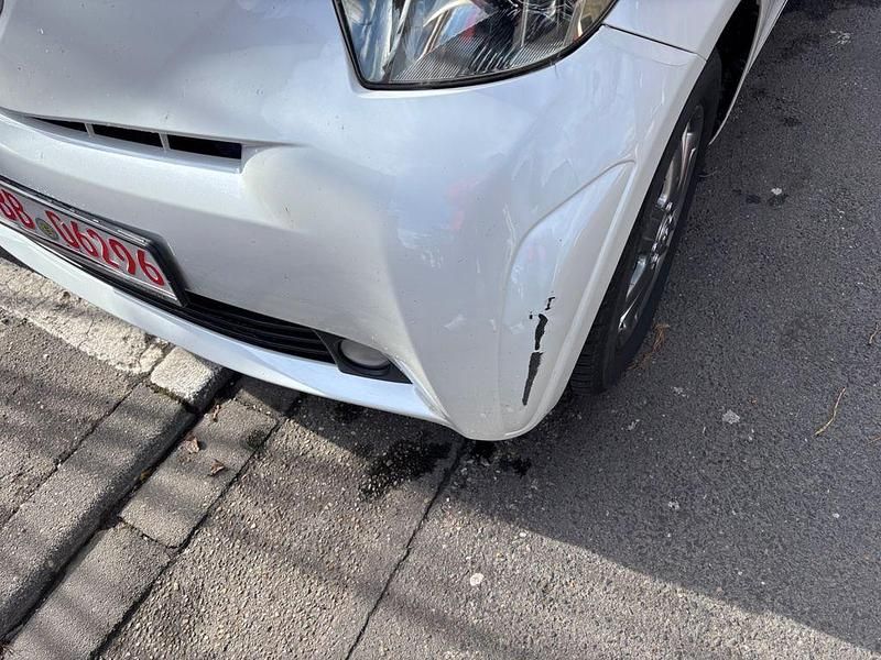 Gebraucht Toyota iQ 68 PS (50 kW) 2009 Weiß Kleinwagen