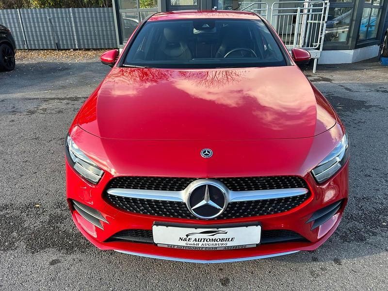 Gebraucht Mercedes A180 AMG line 136 PS (100 kW) 2019 Rot Limousine