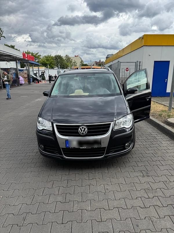 Schwarz Gebraucht 2008 VW Touran Cross Van / Kleinbus | 4.500 € (Guter Preis) - Bild 1/4