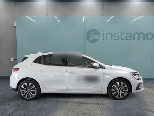 Gebraucht Renault Mégane IV Techno 160 PS (117 kW) 2023 Weiß Limousine