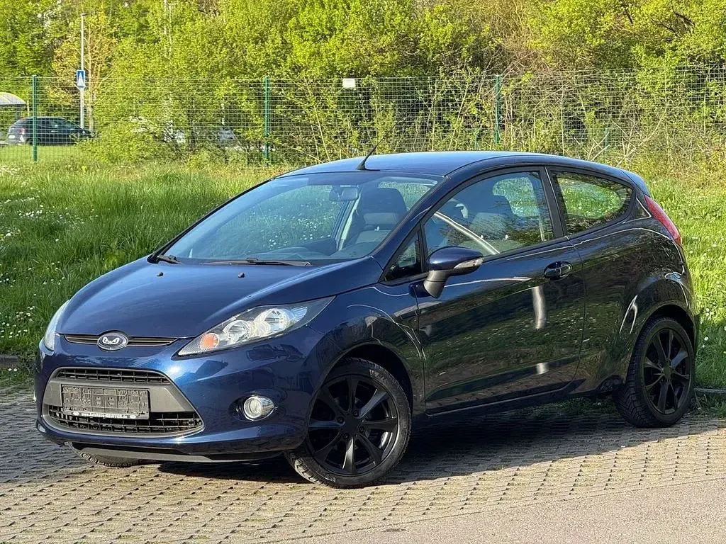 Usata Ford Fiesta 60 CV (44 kW) 2012 Blu Berlina