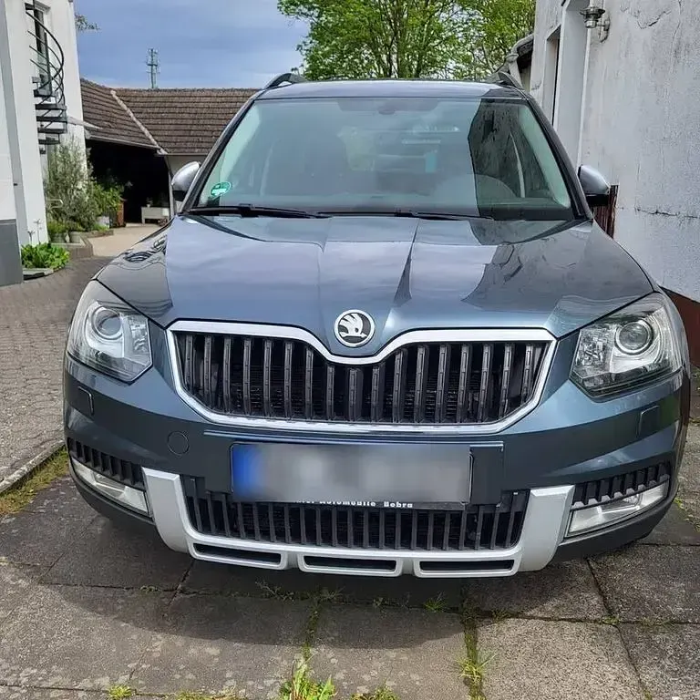 Gebraucht Skoda Yeti Ambition 150 PS (110 kW) 2016 Grau SUV