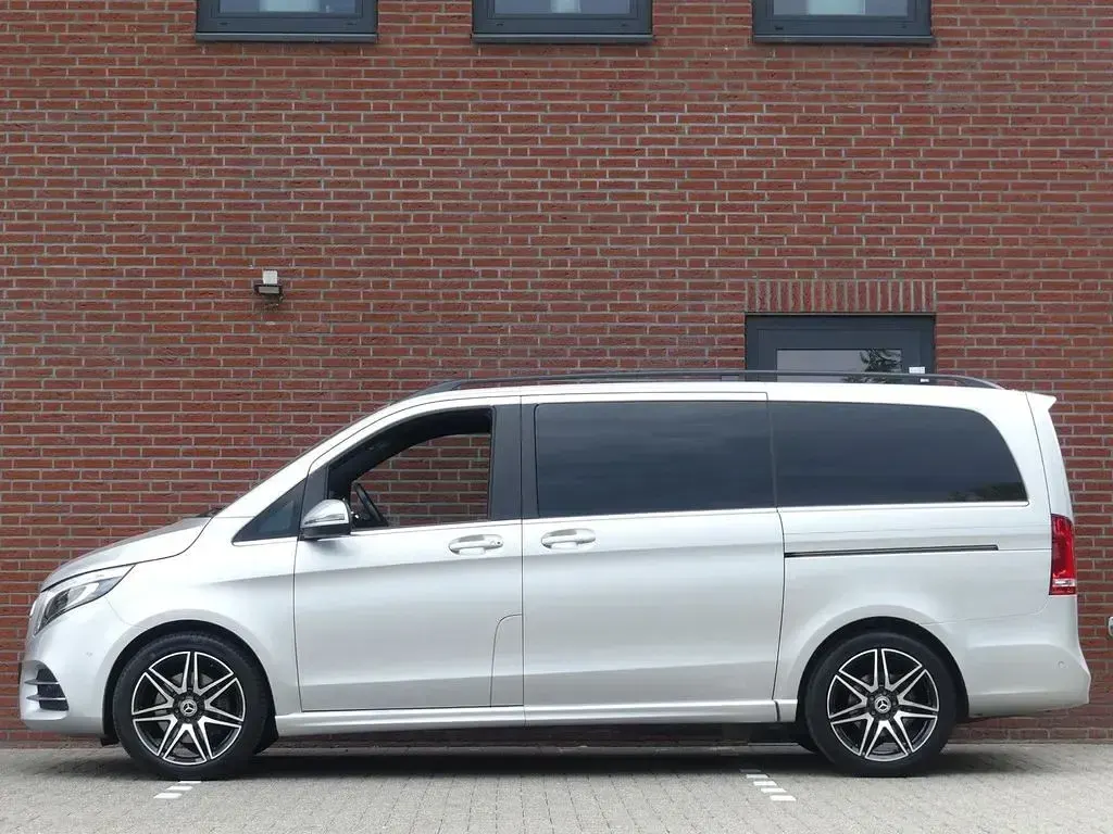 Gebraucht Mercedes V300 Exclusive 237 PS (174 kW) 2022 Grau Van / Kleinbus