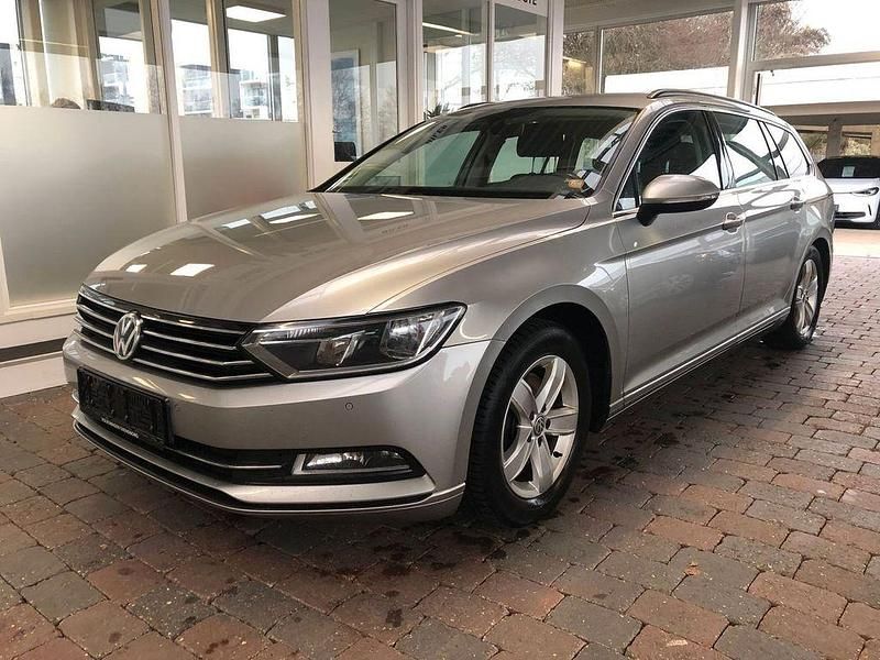 Grau Gebraucht 2015 VW Passat Highline Kombi | 7.300 € (Guter Preis) - Bild 1/4