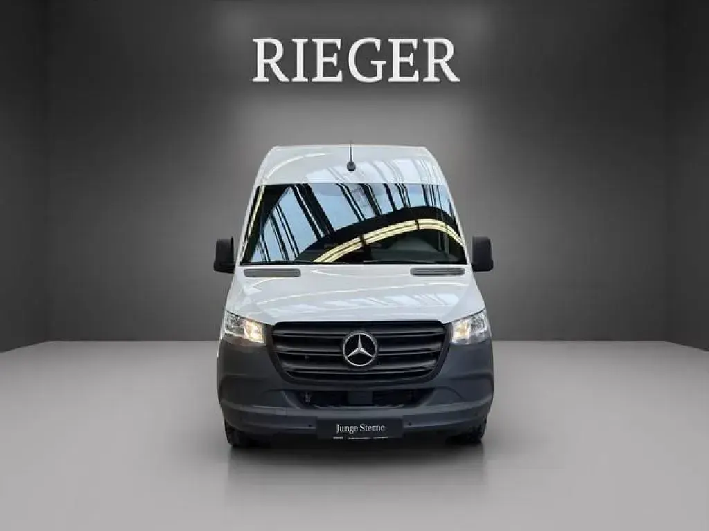 Gebraucht Mercedes Sprinter 170 PS (125 kW) 2025 Arktikweiß Van