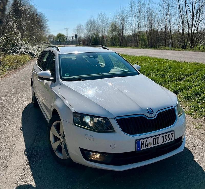 Weiß Gebraucht 2014 Skoda Octavia Style Kombi | 8.500 € (Fairer Preis) - Bild 1/4