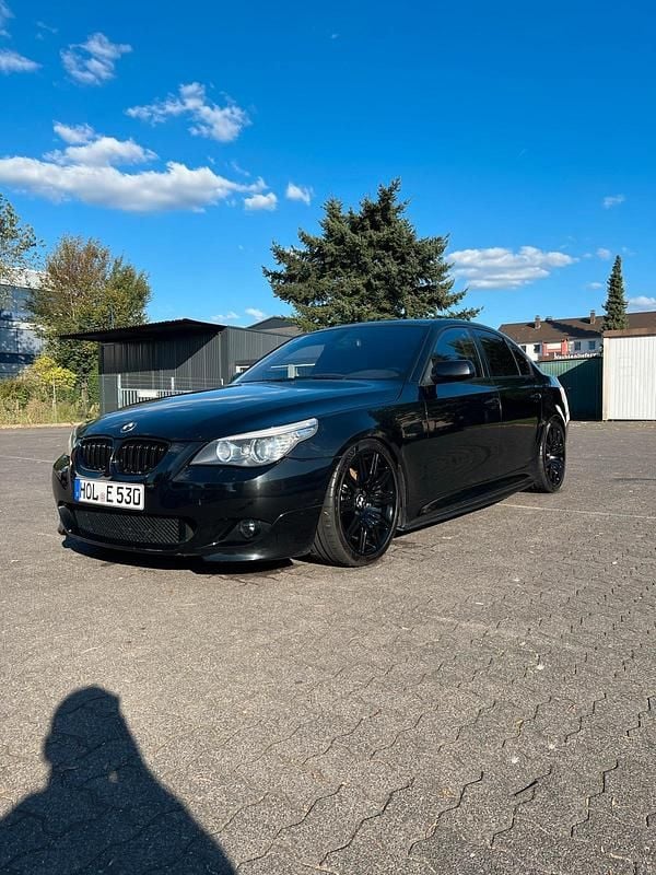 Schwarz Gebraucht 2007 BMW 530 Limousine | 17.000 € - Bild 1/4