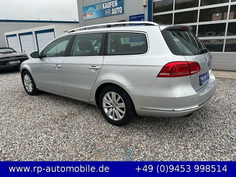 Gebraucht VW Passat Comfortline 122 PS (89 kW) 2011 Reflexsilber metallic Kombi