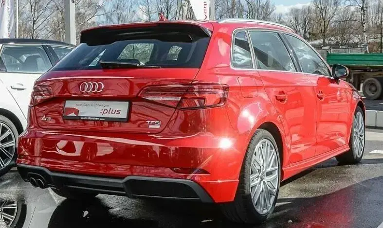 Używany Audi A3 Design 150 KM (110 kW) 2017 Czerwony Sedan/Limuzyna