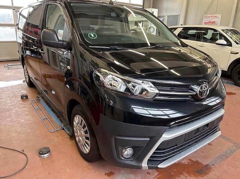 Gebraucht Toyota Proace 144 PS (105 kW) 2022 Schwarz Van / Kleinbus