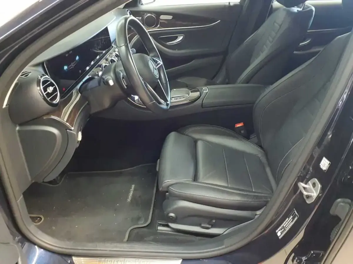 Gebraucht Mercedes E220 Avantgarde 200 PS (147 kW) 2023 Nautikblau metallic Kombi